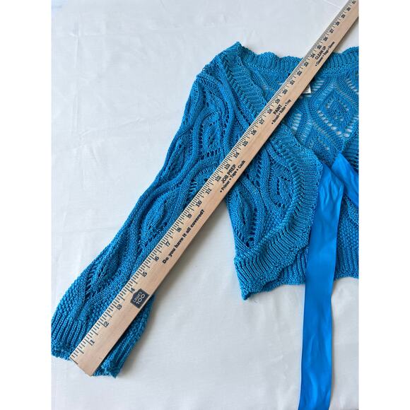 VTG Y2K American Attitudes sweater sz Med cropped flare sleeve crochet wrap blue - Picture 7 of 11
